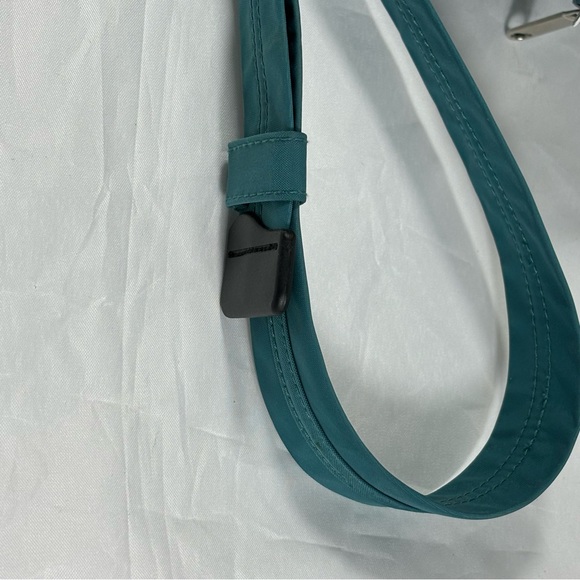 Magellans dark teal Fanny pack for outdoors or casual use - Picture 6 of 12